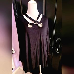 Black Cris Cross Front Blouse.   NWT👚